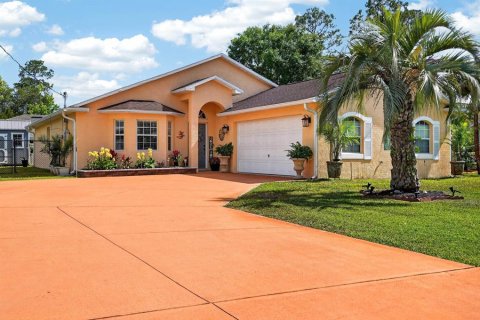 House in Palm Coast, Florida 3 bedrooms, 150.5 sq.m. № 2201620 - photo 2