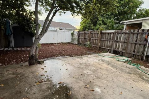 Купить виллу или дом в Майами-Гарденс, Флорида 2 спальни, 87.7м2, № 1991224 - фото 6