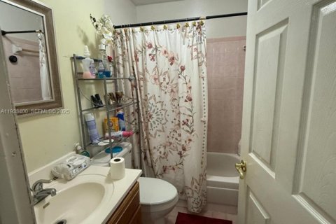 Купить виллу или дом в Майами-Гарденс, Флорида 2 спальни, 87.7м2, № 1991224 - фото 4