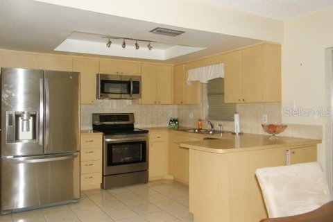 Villa ou maison à louer à Saint Petersburg, Floride: 2 chambres, 105.35 m2 № 2147410 - photo 2
