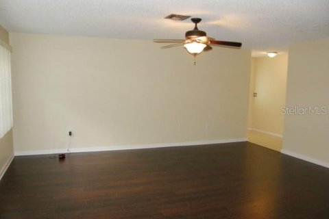Villa ou maison à louer à Saint Petersburg, Floride: 2 chambres, 105.35 m2 № 2147410 - photo 5