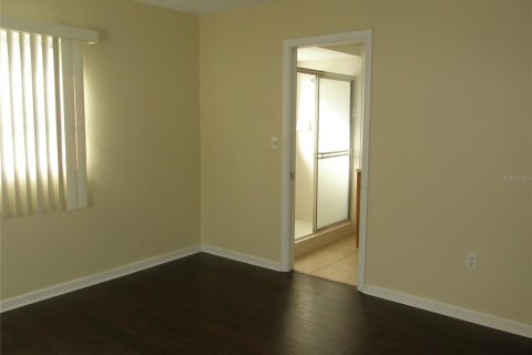 Villa ou maison à louer à Saint Petersburg, Floride: 2 chambres, 105.35 m2 № 2147410 - photo 8