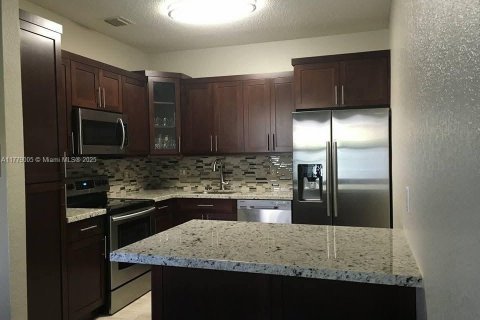 Commercial property in Medley, Florida № 1705053 - photo 2