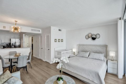 Condominio en alquiler en Hollywood, Florida, 44.78 m2 № 2012234 - foto 4