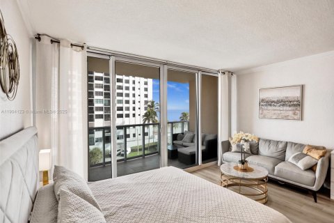 Condominio en alquiler en Hollywood, Florida, 44.78 m2 № 2012234 - foto 6