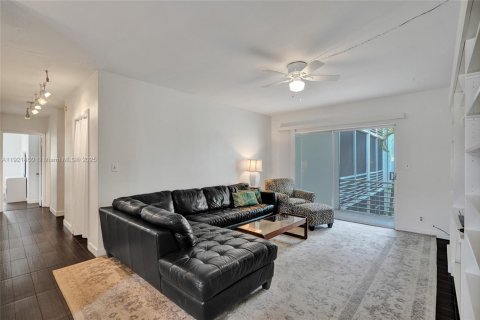 Купить кондоминиум в Форт-Лодердейл, Флорида 6 комнат, 89.74м2, № 1975607 - фото 9