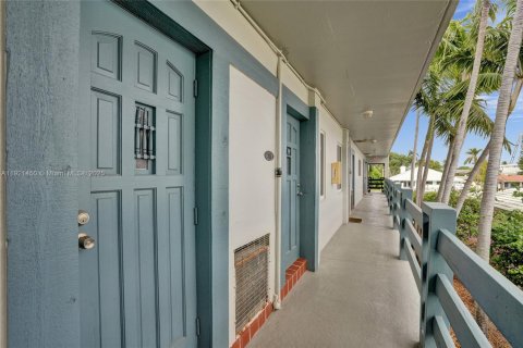 Condominio en Fort Lauderdale, Florida, 2 dormitorios  № 1975607