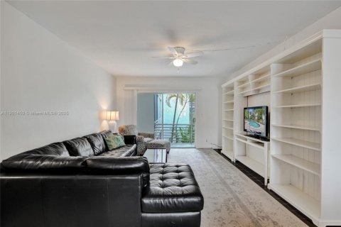 Купить кондоминиум в Форт-Лодердейл, Флорида 6 комнат, 89.74м2, № 1975607 - фото 8