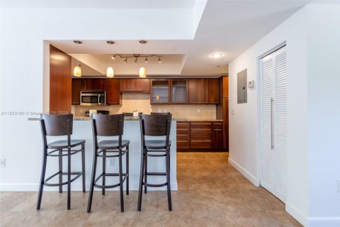 Condo in Key Biscayne, Florida, 3 bedrooms  № 1822049 - photo 11