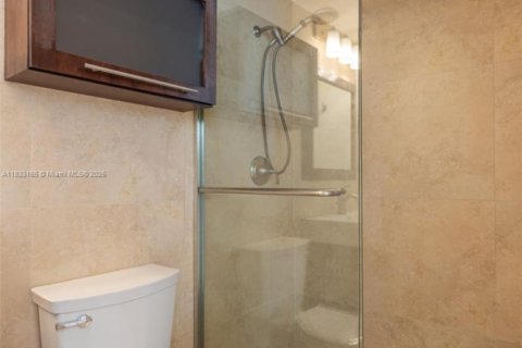 Condo in Key Biscayne, Florida, 3 bedrooms  № 1822049 - photo 27