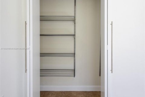Condo in Key Biscayne, Florida, 3 bedrooms  № 1822049 - photo 30