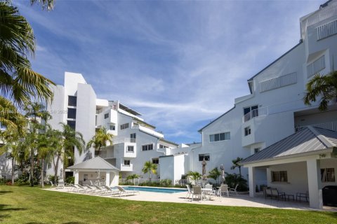 Condo in Key Biscayne, Florida, 3 bedrooms  № 1822049 - photo 1