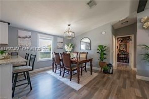 House in LaBelle, Florida 3 bedrooms, 130.43 sq.m. № 2045077 - photo 8