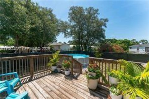 House in LaBelle, Florida 3 bedrooms, 130.43 sq.m. № 2045077 - photo 17