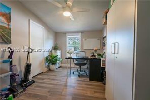 House in LaBelle, Florida 3 bedrooms, 130.43 sq.m. № 2045077 - photo 15