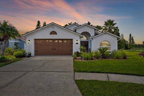 Casa en venta en Brandon, Florida, 3 dormitorios, 172.15 m2 № 1888434 - foto 1