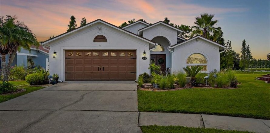 Casa en Brandon, Florida 3 dormitorios, 172.15 m2 № 1888434