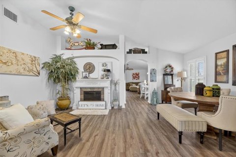 Casa en venta en Brandon, Florida, 3 dormitorios, 172.15 m2 № 1888434 - foto 7