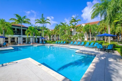 Снять в аренду квартиру в Форт-Лодердейл, Флорида 2 спальни, 88.63м2, № 2003454 - фото 8