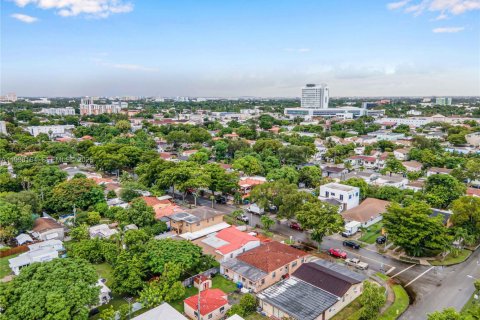 Купить коммерческую недвижимость в Майами, Флорида 240.43м2, № 2063487 - фото 5