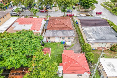 Купить коммерческую недвижимость в Майами, Флорида 240.43м2, № 2063487 - фото 8