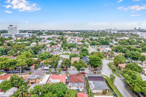 Купить коммерческую недвижимость в Майами, Флорида 240.43м2, № 2063487 - фото 4