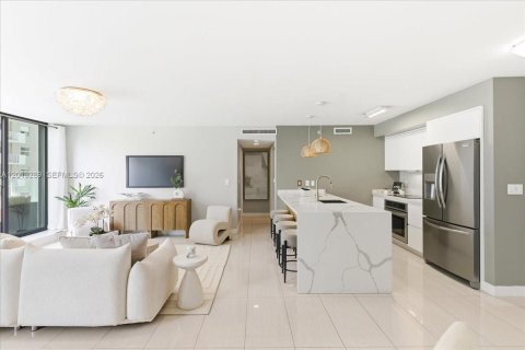 Condo in Miami, Florida, 3 bedrooms  № 2076479 - photo 5