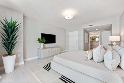Condo in Miami, Florida, 3 bedrooms  № 2076479 - photo 30