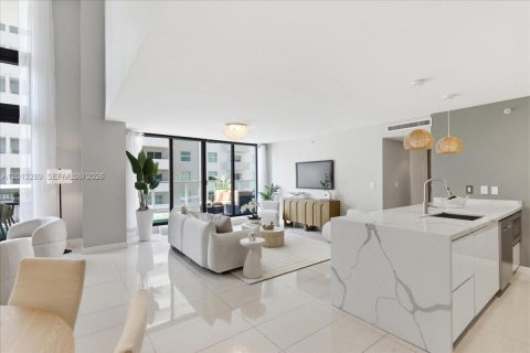 Condo in Miami, Florida, 3 bedrooms  № 2076479 - photo 6