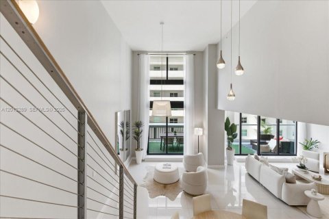 Condo in Miami, Florida, 3 bedrooms  № 2076479 - photo 2