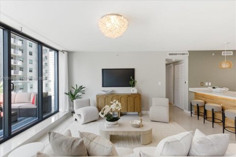 Condo in Miami, Florida, 3 bedrooms  № 2076479 - photo 8