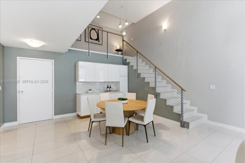 Condo in Miami, Florida, 3 bedrooms  № 2076479 - photo 14