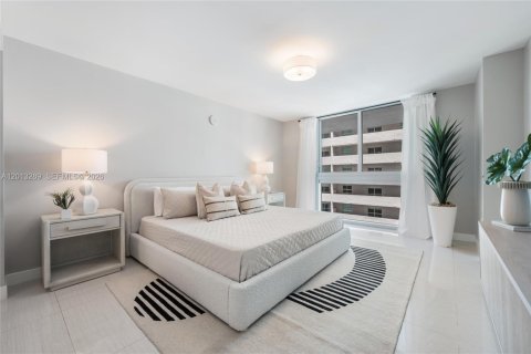 Condo in Miami, Florida, 3 bedrooms  № 2076479 - photo 28
