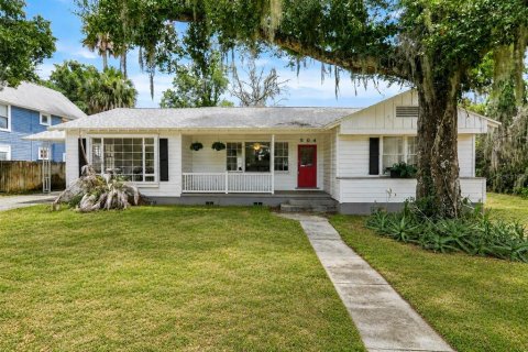 Casa en Eustis, Florida 2 dormitorios, 151.9 m2 № 2107607