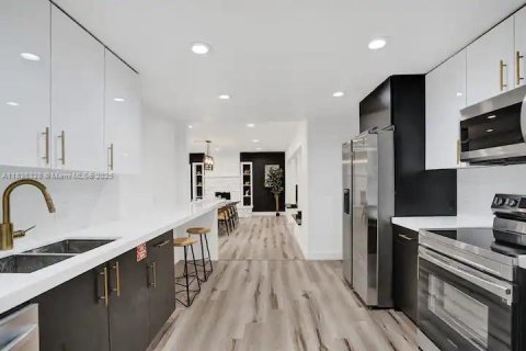Villa ou maison à vendre à Fort Lauderdale, Floride: 5 chambres, 199.28 m2 № 1819791 - photo 4