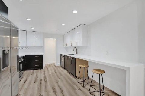 Villa ou maison à vendre à Fort Lauderdale, Floride: 5 chambres, 199.28 m2 № 1819791 - photo 11