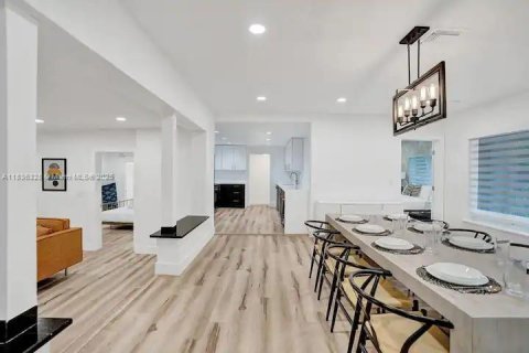 Villa ou maison à vendre à Fort Lauderdale, Floride: 5 chambres, 199.28 m2 № 1819791 - photo 8