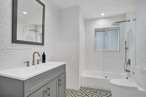 Villa ou maison à vendre à Fort Lauderdale, Floride: 5 chambres, 199.28 m2 № 1819791 - photo 24