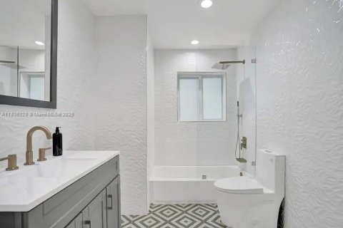 Villa ou maison à vendre à Fort Lauderdale, Floride: 5 chambres, 199.28 m2 № 1819791 - photo 23