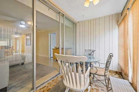 Condo in Tamarac, Florida, 2 bedrooms  № 2088415 - photo 11
