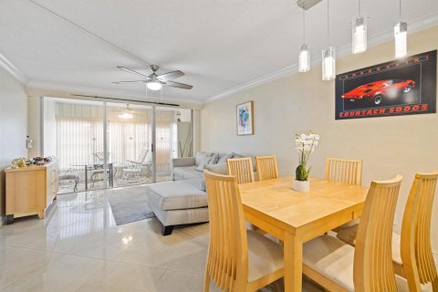 Condo in Tamarac, Florida, 2 bedrooms  № 2088415 - photo 7
