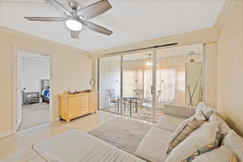 Condo in Tamarac, Florida, 2 bedrooms  № 2088415 - photo 17