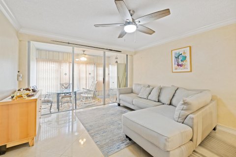Condo in Tamarac, Florida, 2 bedrooms  № 2088415 - photo 8