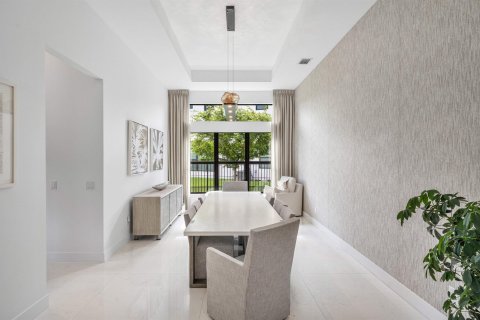 House in Boca Raton, Florida 5 bedrooms, 371.42 sq.m. № 2181444 - photo 26