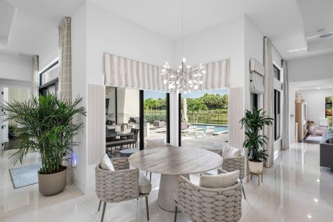 House in Boca Raton, Florida 5 bedrooms, 371.42 sq.m. № 2181444 - photo 25