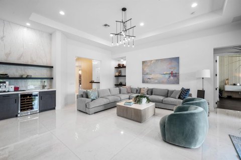 House in Boca Raton, Florida 5 bedrooms, 371.42 sq.m. № 2181444 - photo 8
