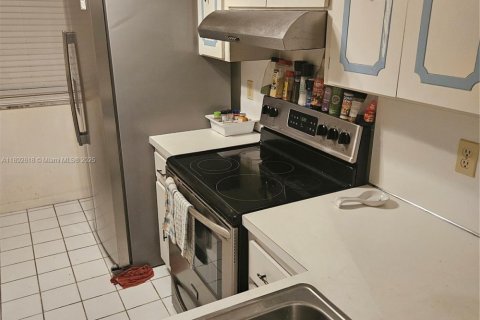Copropriété à vendre à Lauderhill, Floride: 2 chambres, 99.41 m2 № 1948258 - photo 6