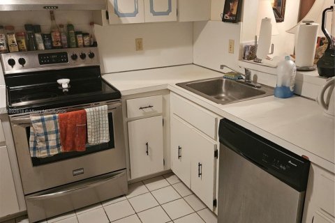 Copropriété à vendre à Lauderhill, Floride: 2 chambres, 99.41 m2 № 1948258 - photo 4