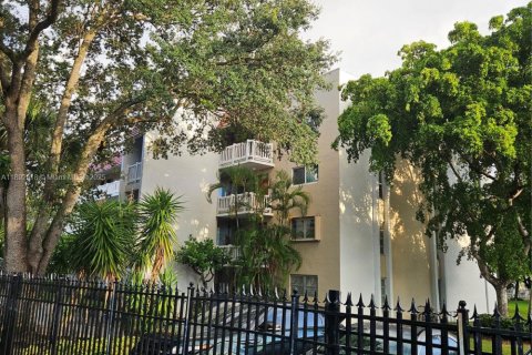 Copropriété à vendre à Lauderhill, Floride: 2 chambres, 99.41 m2 № 1948258 - photo 1