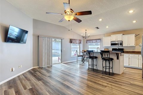 House in Valrico, Florida 3 bedrooms, 157.1 sq.m. № 2218390 - photo 19